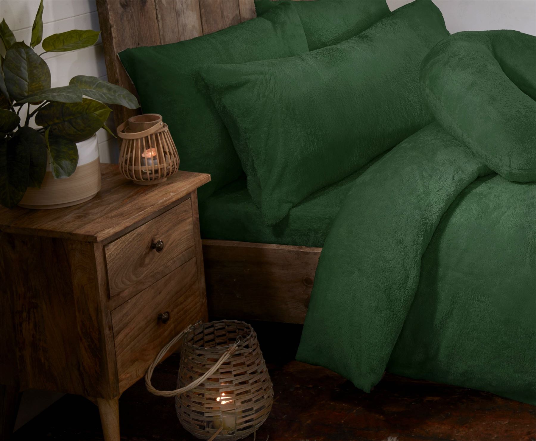 Green Teddy Fleece Fur Soft Cosy Pair Pillowcases 50cm x 75cm